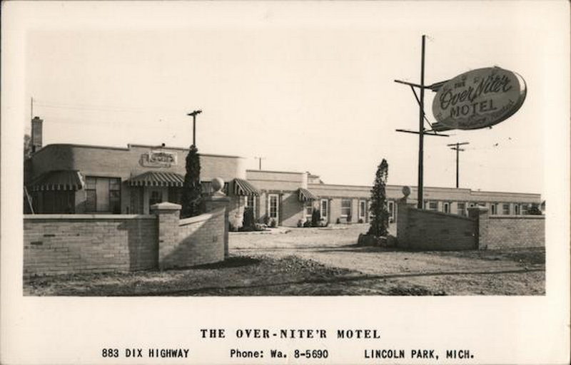 Lamplighter Motel (The Over-Niter Motel) - Vintage Postcard (newer photo)